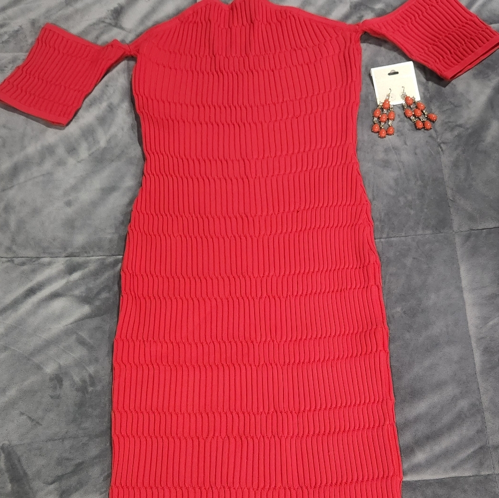 Beautiful 😍 piece ❤️ dress off the shoulders amazing fit sexy 😍